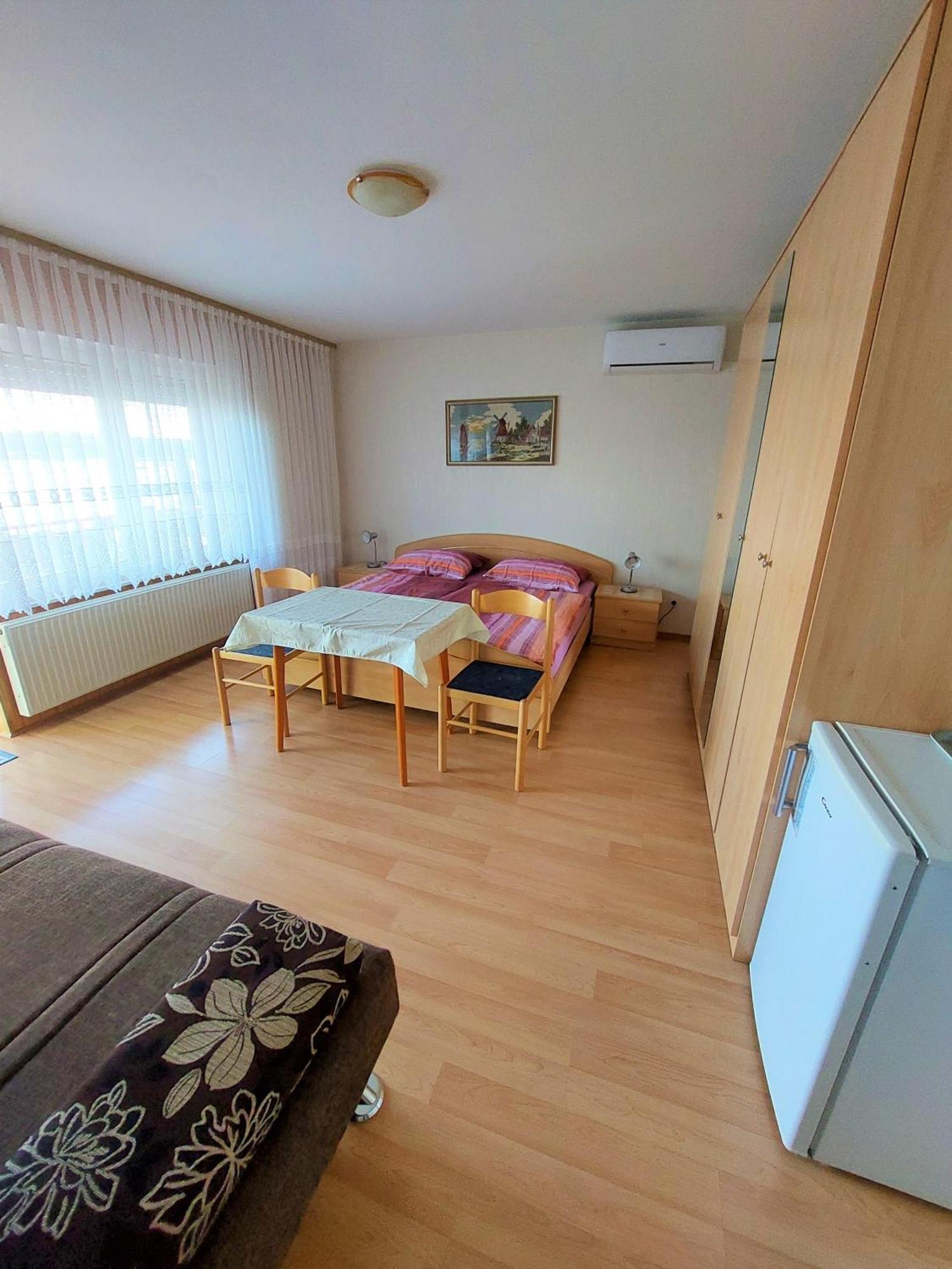 Sobe Crikvenica 29926 - Mileva Hotel Стая снимка